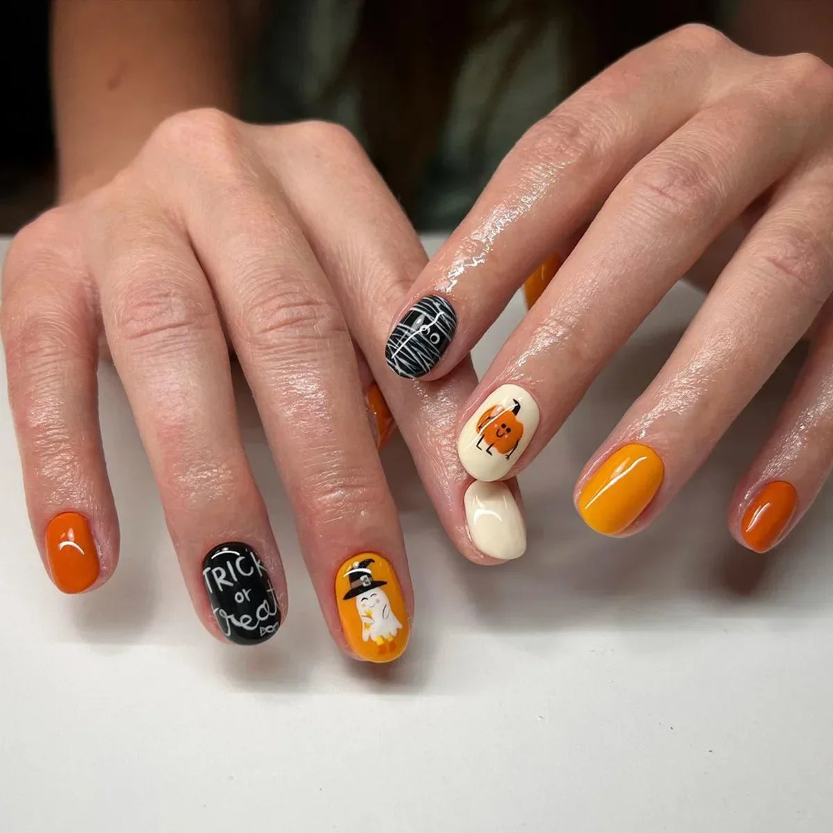 Ghostly Glow 24Pcs Black Square Press-On Nails